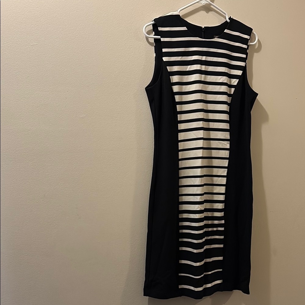 J. McLaughlin Black and White Sheath Dress - sleeveless - women’s size M